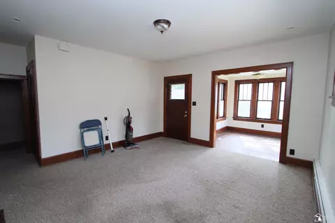 Living - 624 Waterloo, Monroe, MI 48161 photo 2 of 4