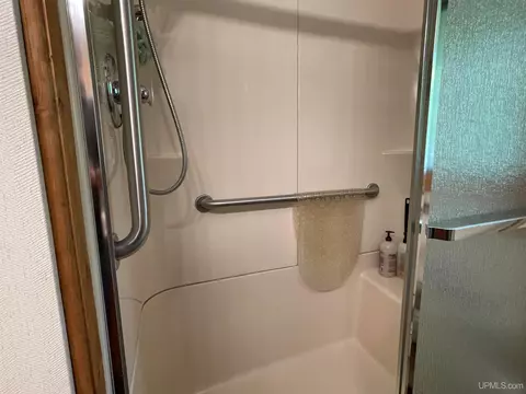 Bath - W18394 H-42, Germfask, MI 49836 photo 6 of 7