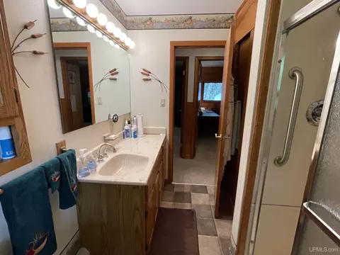 Bath - W18394 H-42, Germfask, MI 49836 photo 7 of 7