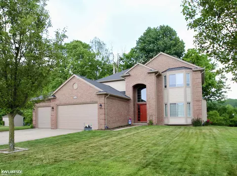32806 Kathleen, Chesterfield, MI 48047