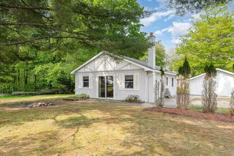 420 S S Lk, Cadillac, MI 49601