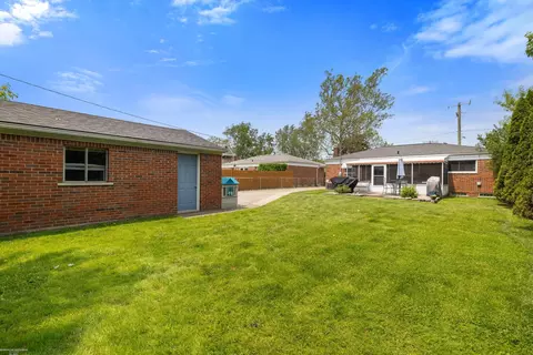 Exterior - 13040 Common, Warren, MI 48088 photo 8 of 9