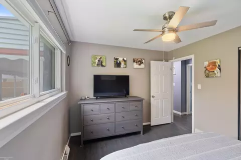 Bedroom - 13040 Common, Warren, MI 48088 photo 2 of 3