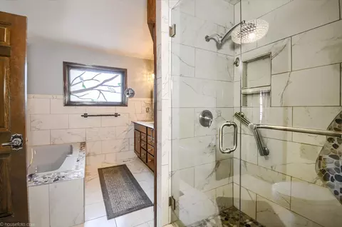 Bath - 5379 N Irish, Davison, MI 48423 photo 4 of 9