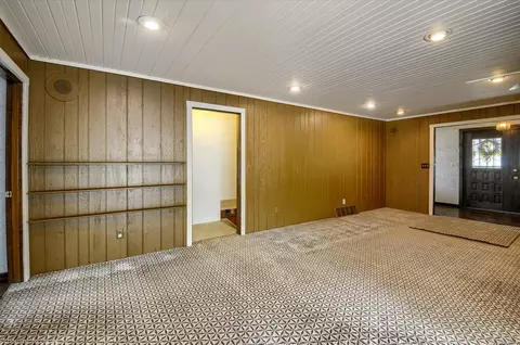 Living - 5379 N Irish, Davison, MI 48423 photo 10 of 10
