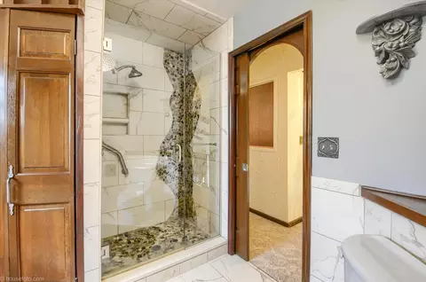 Bath - 5379 N Irish, Davison, MI 48423 photo 5 of 9