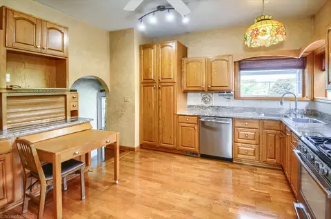 Kitchen - 5379 N Irish, Davison, MI 48423 photo 6 of 6