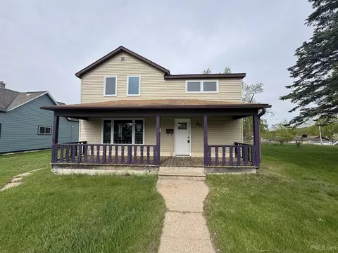 707 Maple, Norway, MI 49870