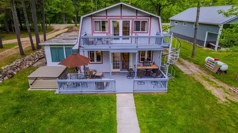 3342 E Pinecrest, Gladwin, MI 48624