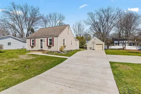 5200 Swede, Midland, MI 48640