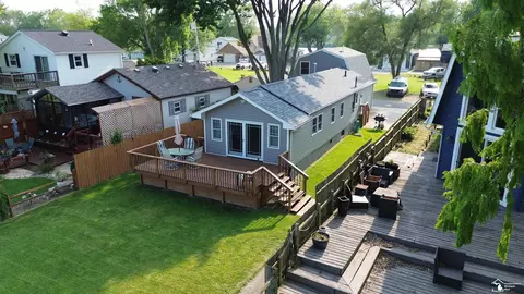 3117 Morin Pt, Erie, MI 48133