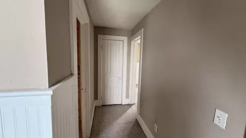 Entry Way - Undisclosed, Harrison, MI 48625 photo 5 of 9