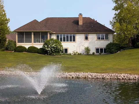 5663 Macintosh, Bay City, MI 48706