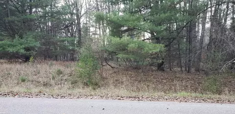 Robindale Way, Gladwin, MI 48624