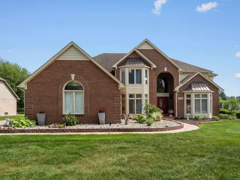 15158 Towering Oaks, Shelby Township, MI 48315
