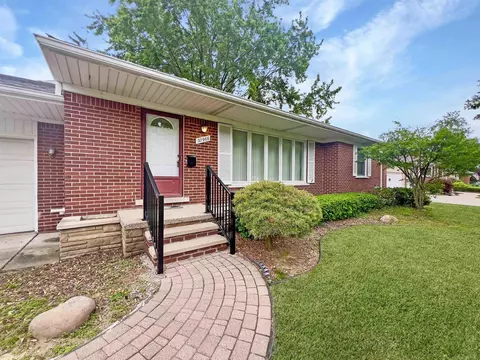 37966 N Bonkay, Clinton Township, MI 48036