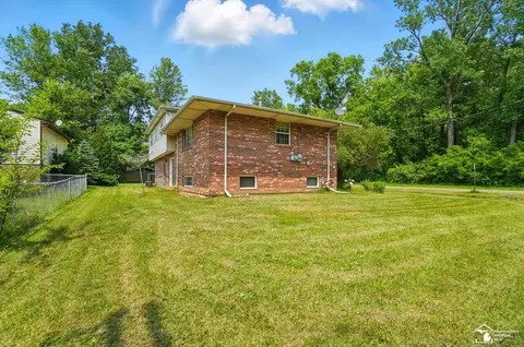 Exterior - 21302 Dean St, Romulus, MI 48174 photo 5 of 7