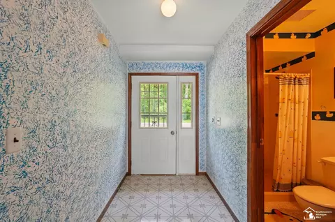 Entry Way - 21302 Dean St, Romulus, MI 48174 photo 1 of 1