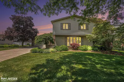 32049 Newcastle, Warren, MI 48093