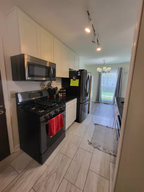 Kitchen - 2187 Painted Post, Flushing, MI 48433 photo 1 of 3