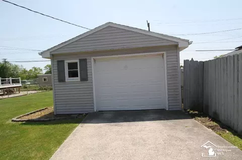 983 Winston, Monroe, MI 48161 photo 2