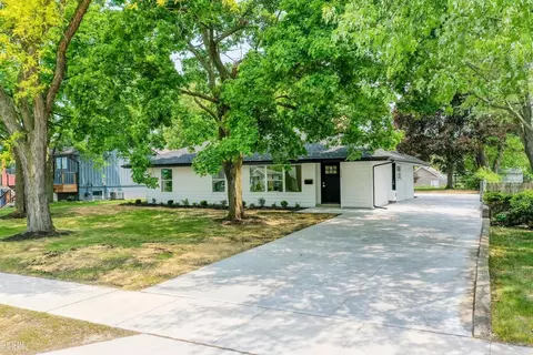 330 N Helen, Rochester, MI 48307