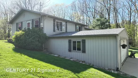8285 Seymour, Flushing, MI 48433 photo 3