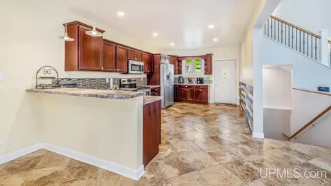 809 E D, Iron Mountain, MI 49801 photo 3