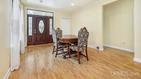 809 E D, Iron Mountain, MI 49801 photo 2