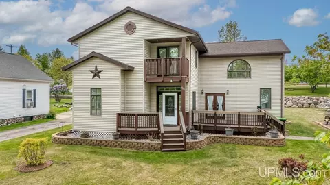 809 E D, Iron Mountain, MI 49801