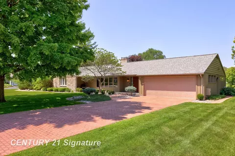 12 W Corral, Saginaw, MI 48638