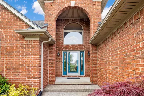 46703 Albany, Macomb, MI 48044 photo 2