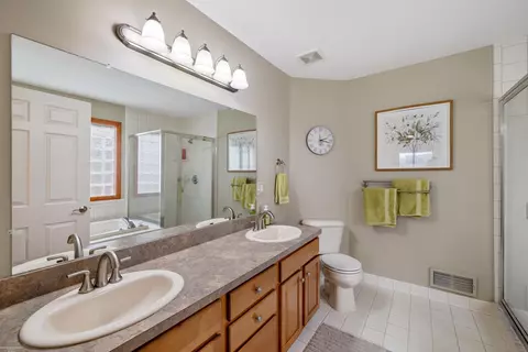 46703 Albany, Macomb, MI 48044 photo 18