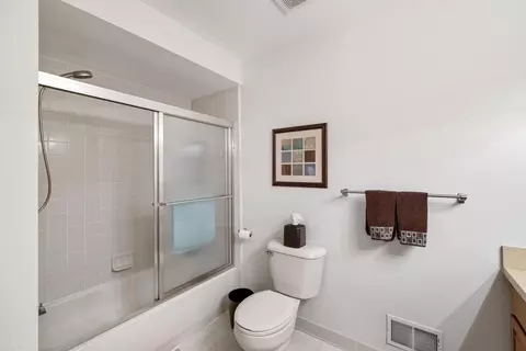 46703 Albany, Macomb, MI 48044 photo 24