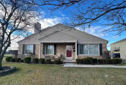 44418 Virginia Ct #93, Clinton Township, MI 48038