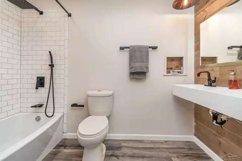 Bath - 6835 Hackett, Freeland, MI 48623 photo 1 of 5