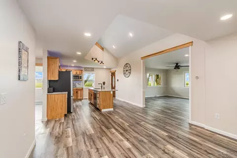 Entry Way - 6835 Hackett, Freeland, MI 48623 photo 1 of 3