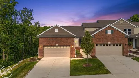 3091 Bridgewater UNIT 28, Auburn Hills, MI 48326