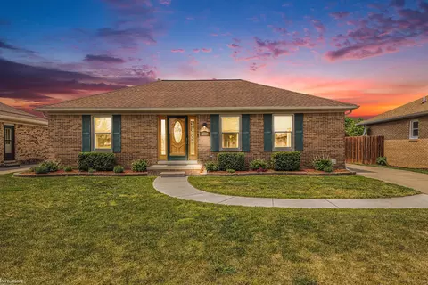 32319 Wilcox, Warren, MI 48092