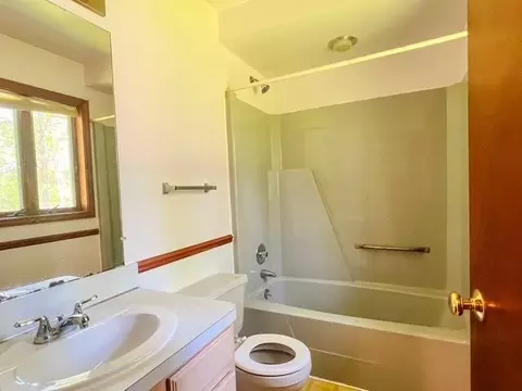 Bath - 624 E Surrey, Farwell, MI 48622 photo 1 of 2