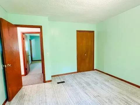 Bedroom - 624 E Surrey, Farwell, MI 48622 photo 4 of 8