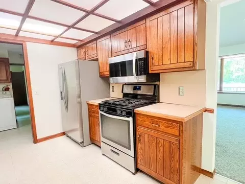Kitchen - 624 E Surrey, Farwell, MI 48622 photo 2 of 3