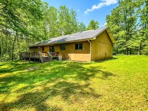 Exterior - 624 E Surrey, Farwell, MI 48622 photo 2 of 4