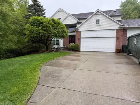 2801 Waldon Park, Lake Orion, MI 48359