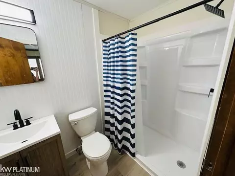 Bath - 16754 Sarno, Macomb, MI 48044 photo 2 of 3