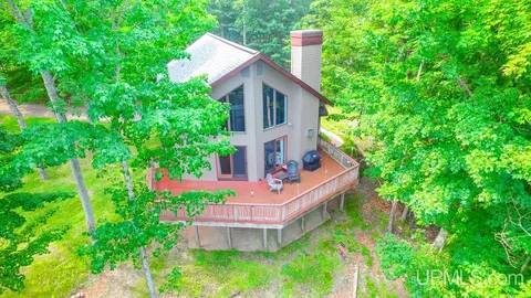 5 Krooks, Negaunee, MI 49866