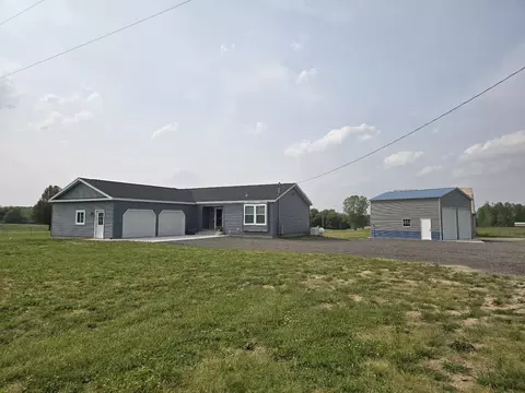 4975 E Bennington, Durand, MI 48429 photo 2