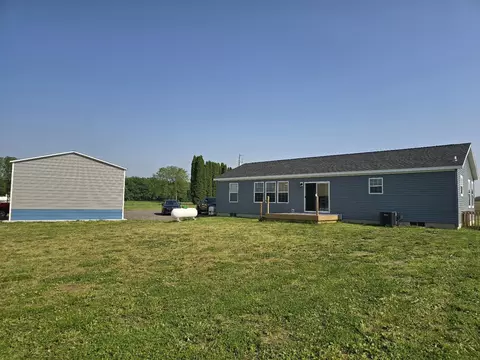 4975 E Bennington, Durand, MI 48429 photo 3