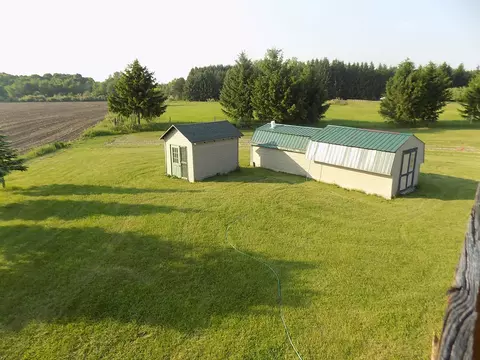 Exterior - 2056 Ridge, Gladwin, MI 48624 photo 7 of 31