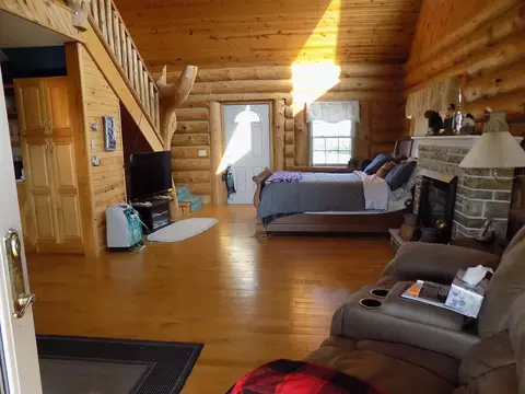 Bedroom - 2056 Ridge, Gladwin, MI 48624 photo 5 of 6
